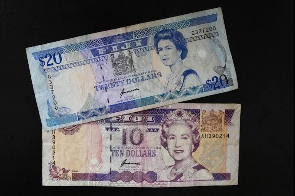 Queen Elizabeth To Remain On Canadian Currency 