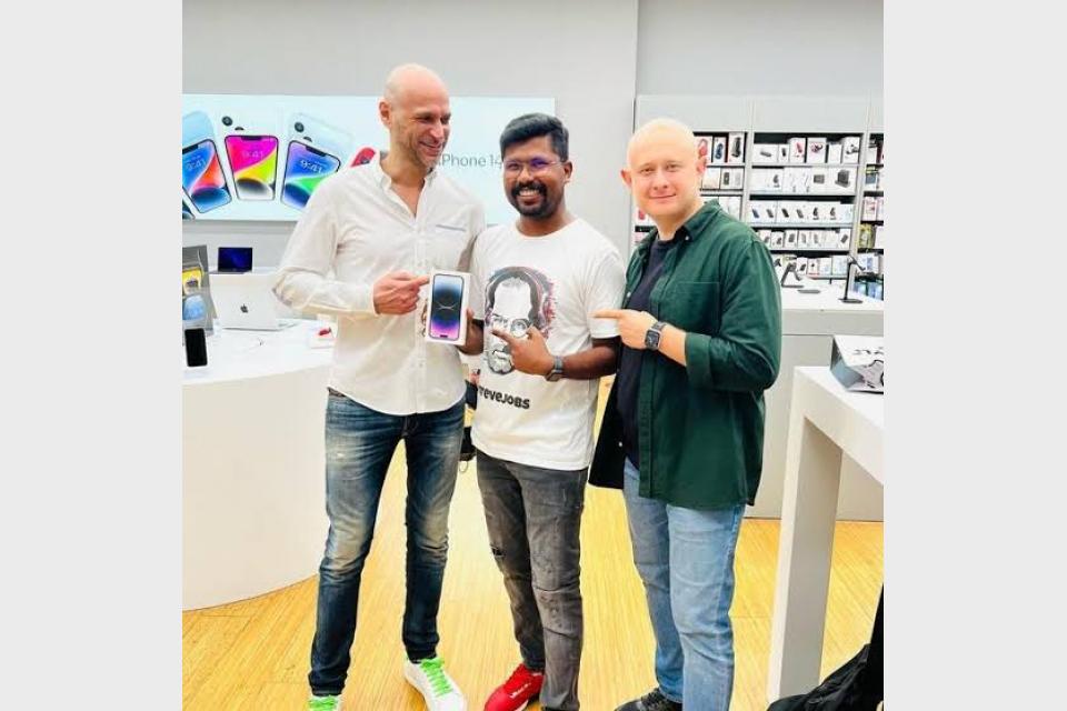 Kerala businessman travels to Dubai to buy iPhone 14 Pro, spends Rs 40,000 on fare, visa fee