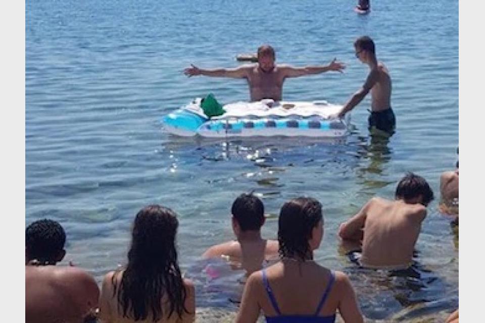 Italian Priest Holds Mass In The Sea With Inflatable Altar, Criticised