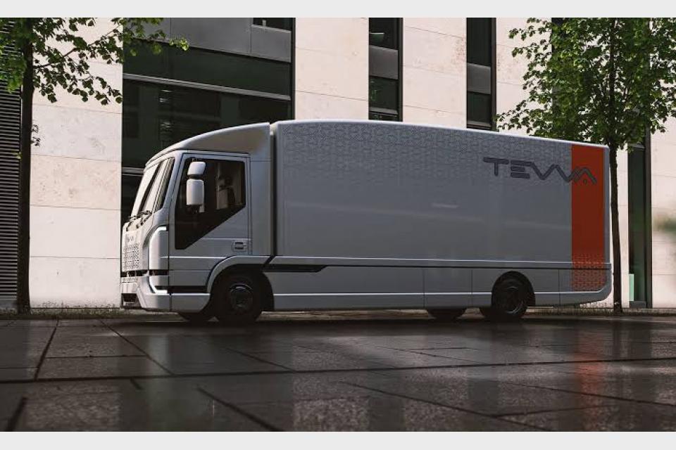 British commercial EV startup Tevva unveiled hydrogen-powered truck model